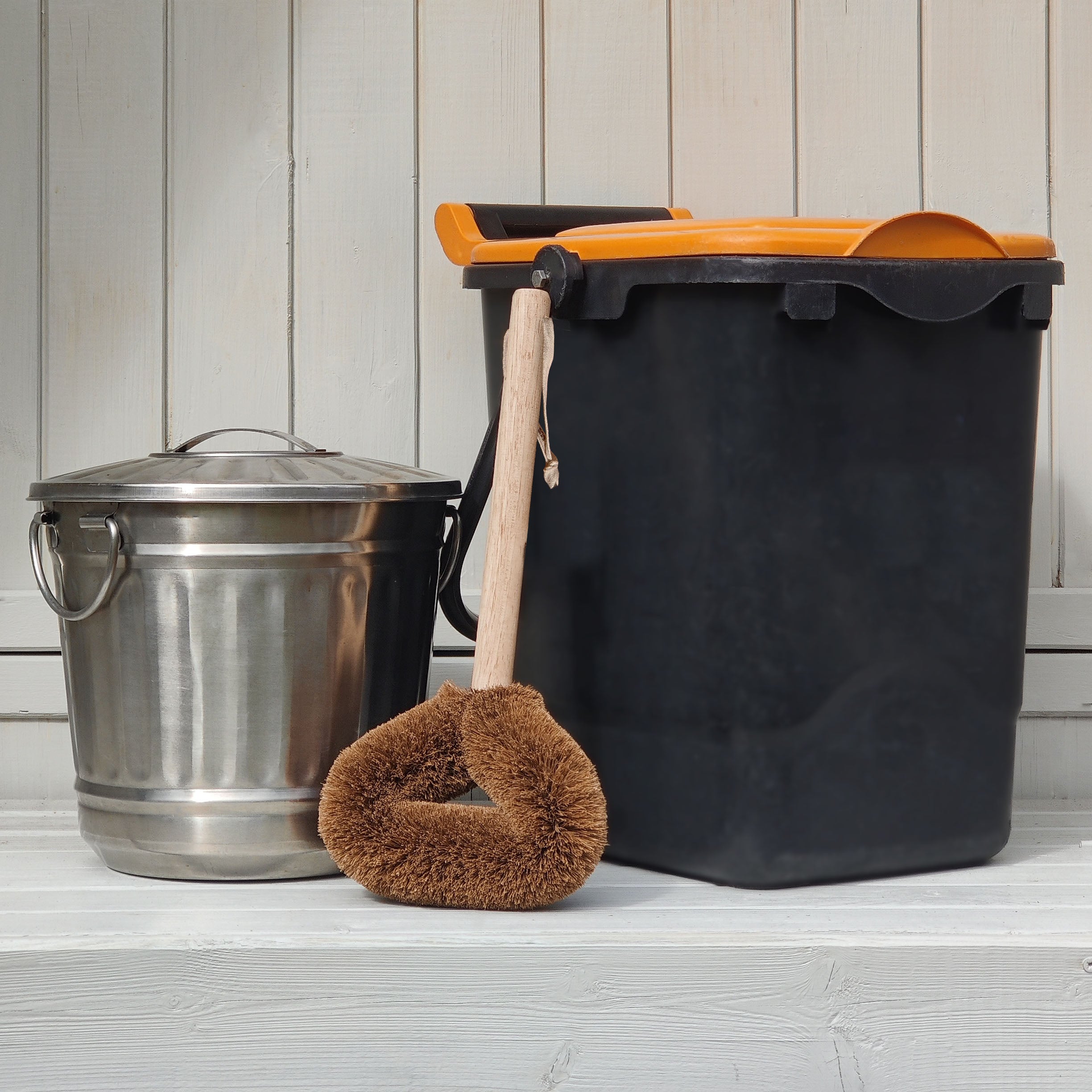 LoofCo Household Bin Brush without packaging with a metal bin, black food compost bin